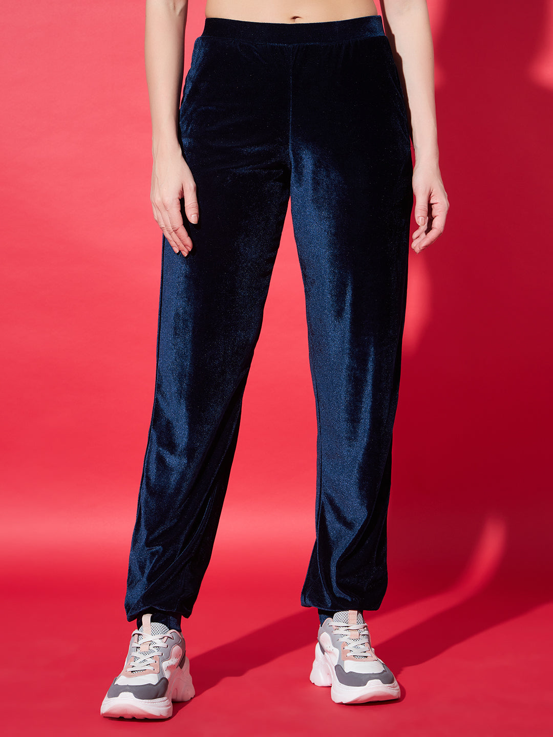 Velvet Tracksuit Set for Women with Hoodie and Handy Pockets