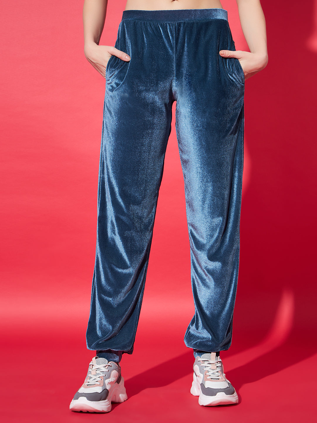 Velvet Tracksuit Set for Women with Hoodie and Handy Pockets