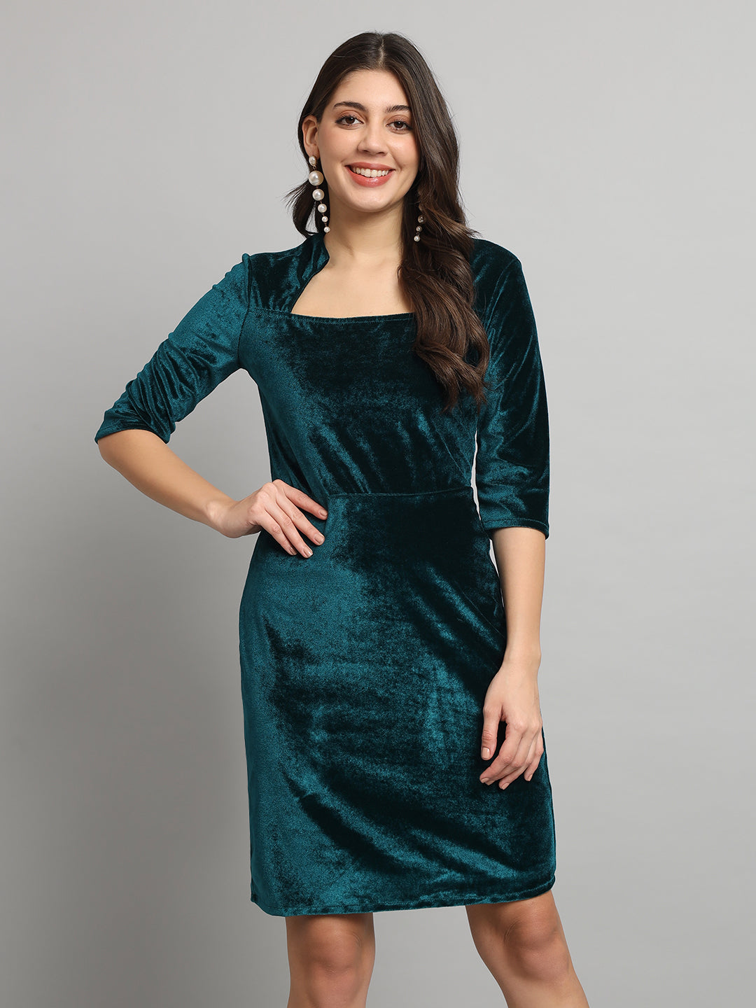 Women Square Neck Velvet Sheath Dress