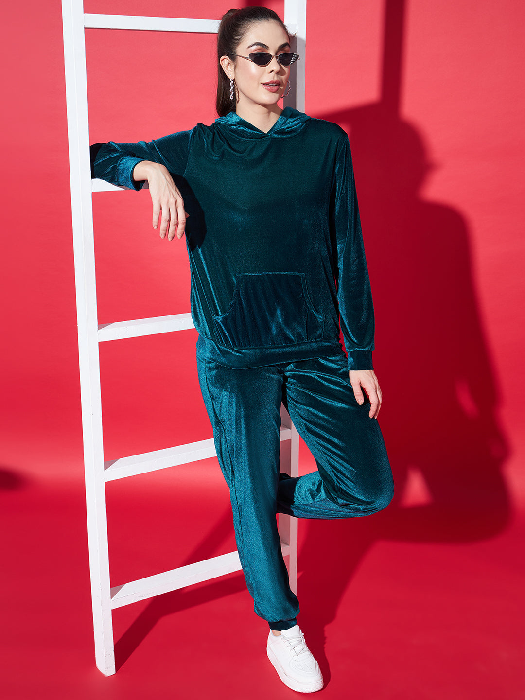 Velvet Tracksuit Set for Women with Hoodie and Handy Pockets