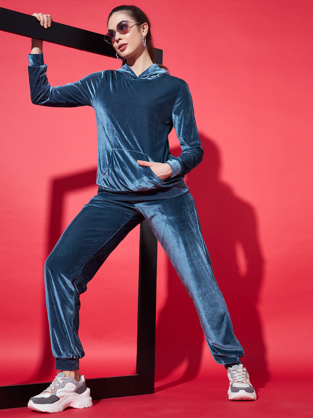 Velvet Tracksuit Set for Women with Hoodie and Handy Pockets