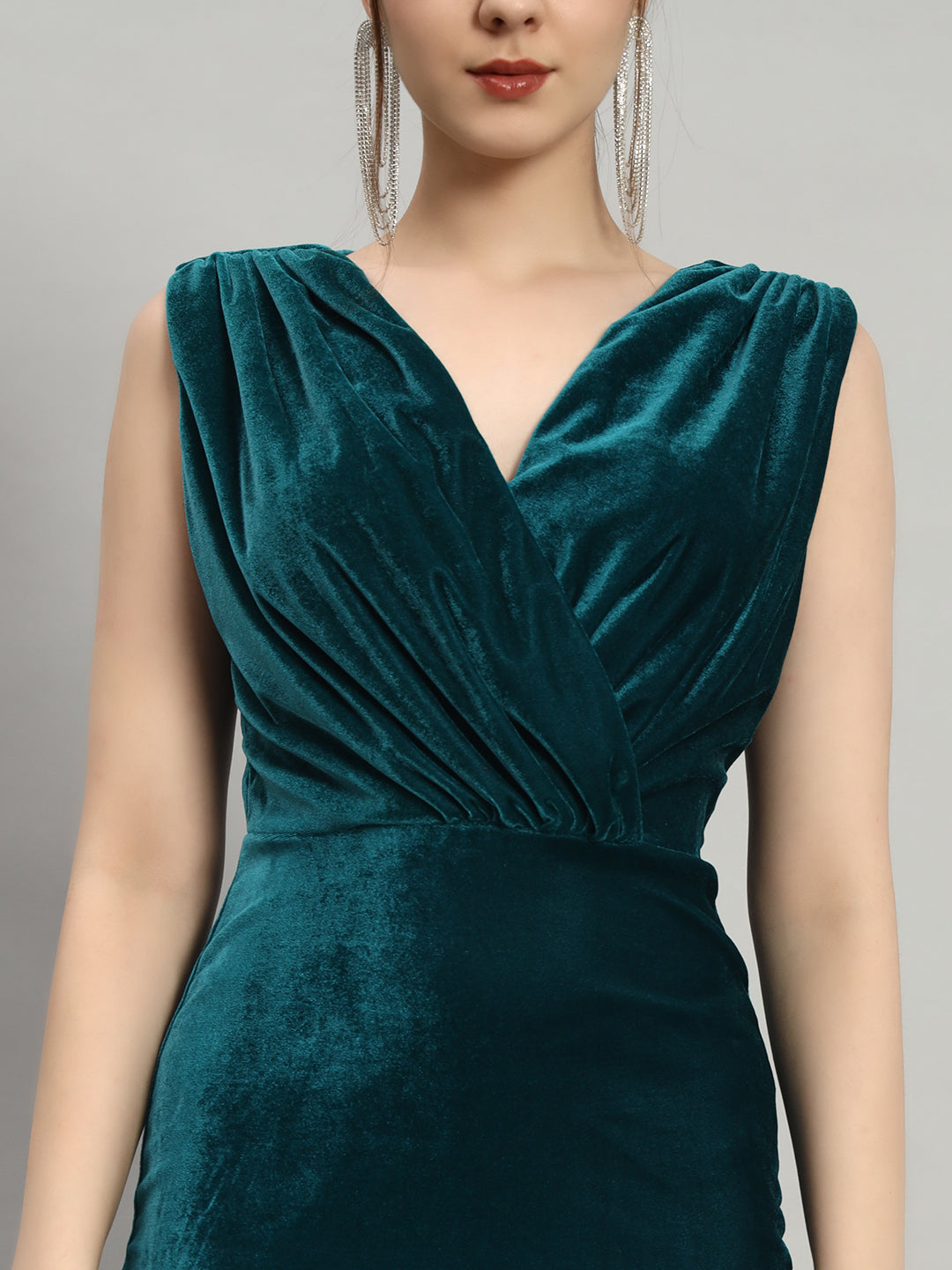 Deep V-Neck Shiny Velvet Sleeveless Party Dress Wine