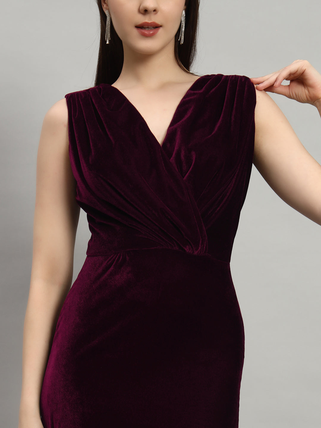 Deep V-Neck Shiny Velvet Sleeveless Party Dress Wine