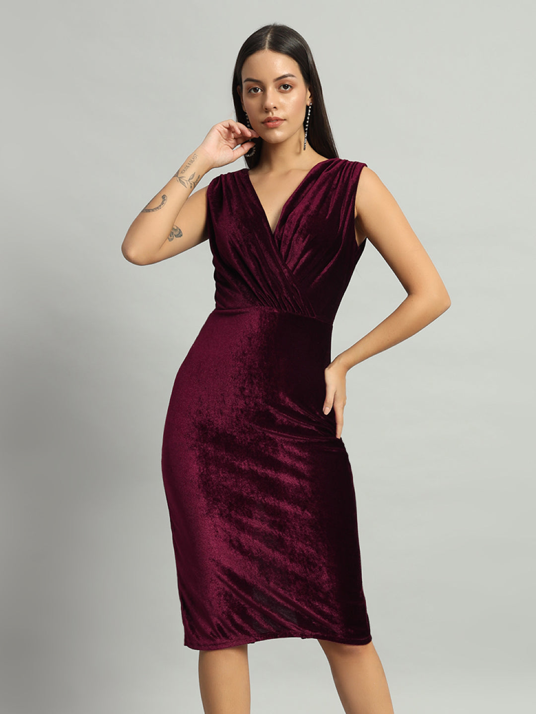 Deep V-Neck Sleeveless Bodycon Party Dress Wine