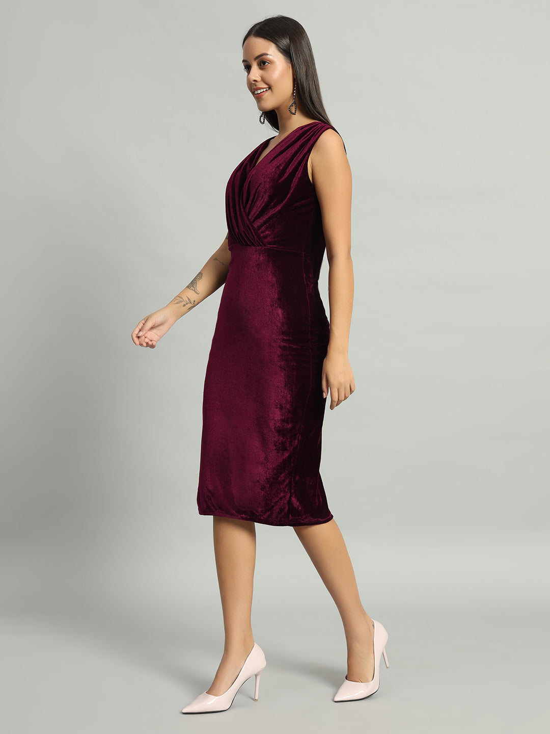 Deep V-Neck Sleeveless Bodycon Party Dress Wine