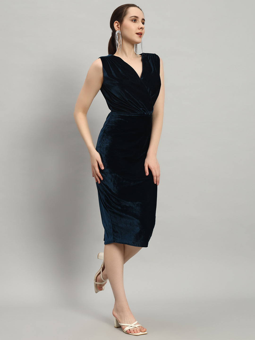 Deep V-Neck Shiny Velvet Sleeveless Party Dress Wine